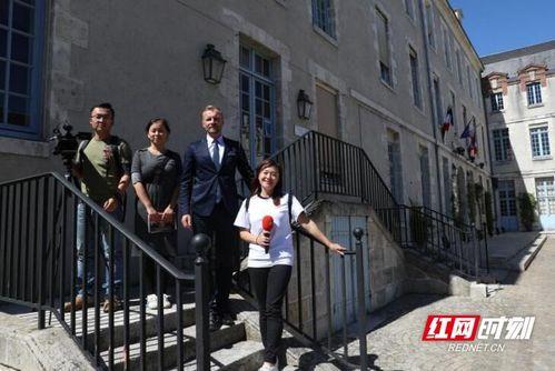 青田网红吃瓜事件视频,一场网络狂欢背后的真相揭秘 第3张 青田网红吃瓜事件视频,一场网络狂欢背后的真相揭秘 第3张