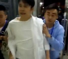 嘉宾现场爆料被抓视频,嘉宾爆料被抓视频引发热议 第2张 嘉宾现场爆料被抓视频,嘉宾爆料被抓视频引发热议 第2张