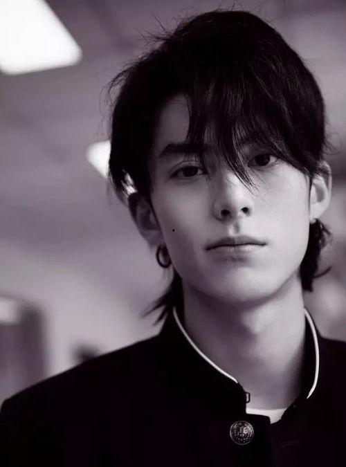 大锤爆料王鹤棣视频播放,大锤爆料引发网友热议 第3张 大锤爆料王鹤棣视频播放,大锤爆料引发网友热议 第3张